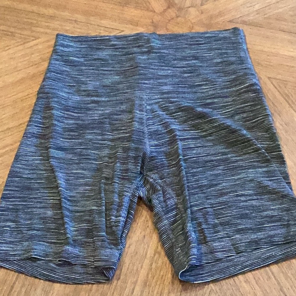 Lululemon Athletica Fitted Yoga Shorts EUC